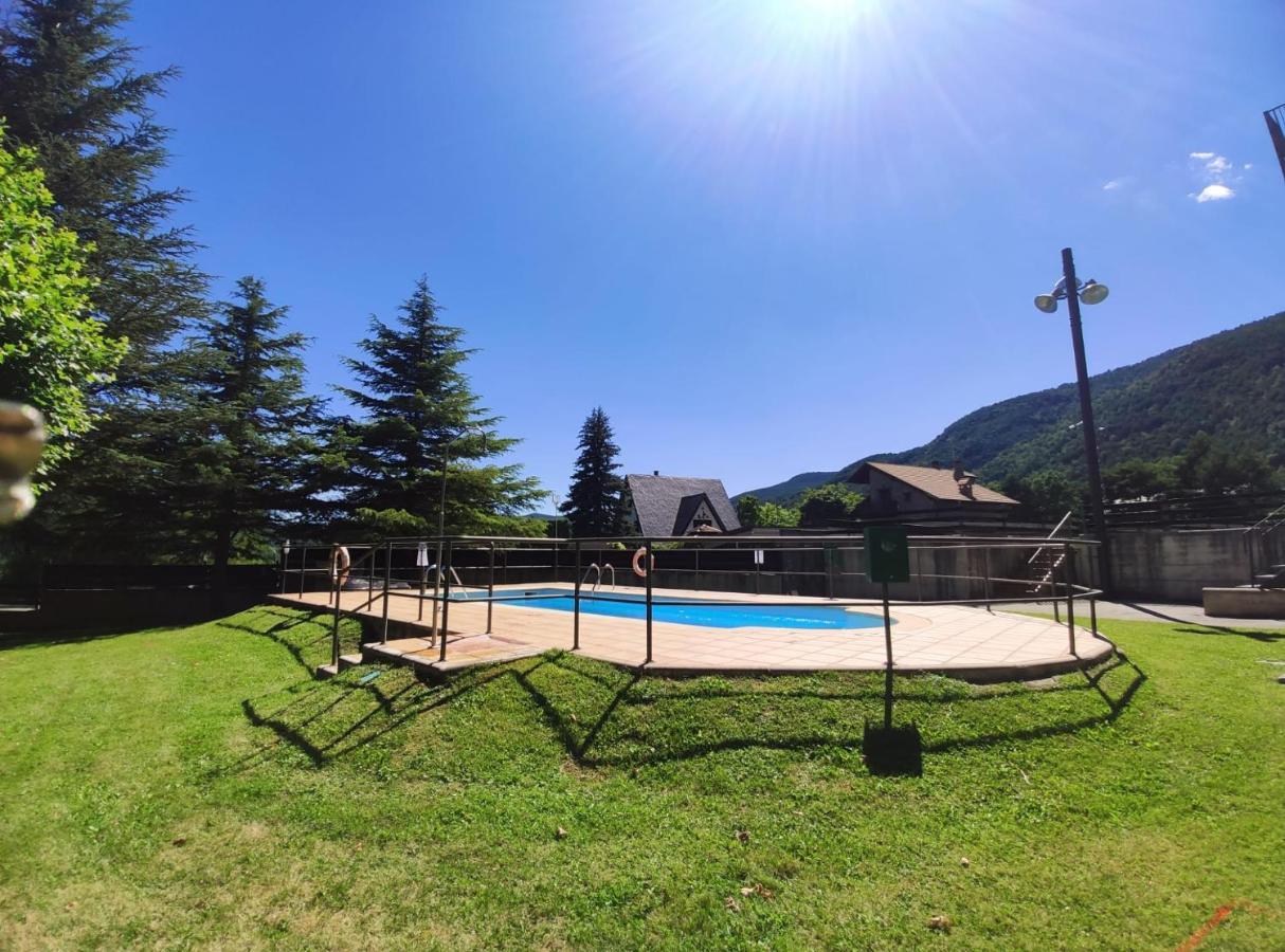 Apartamento Montes De Villanua Exterior photo